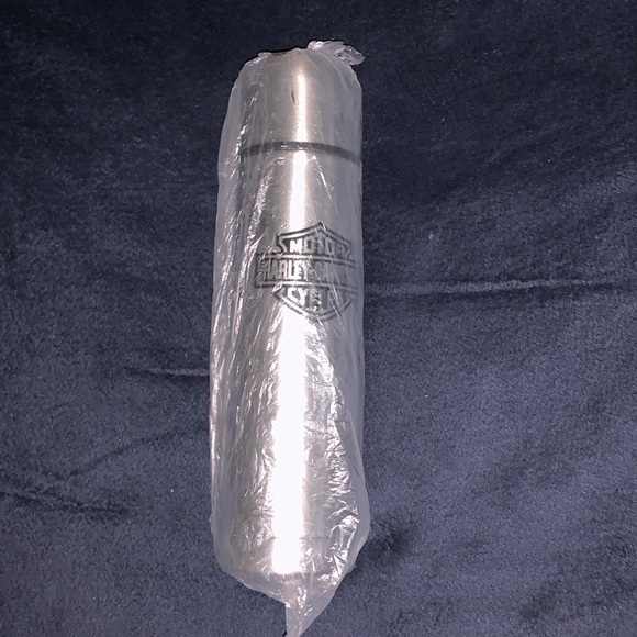 Harley-Davidson Metallic Travel Mug - Picture 2 of 3